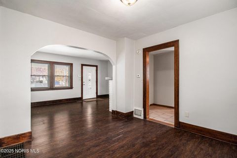 Tiny photo for 1929 Marlow Road, Toledo, OH 43613 (MLS # 10001623)