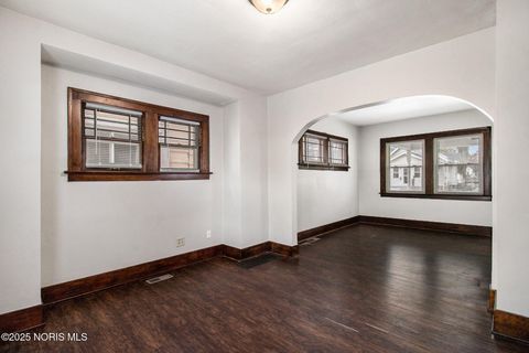 Tiny photo for 1929 Marlow Road, Toledo, OH 43613 (MLS # 10001623)