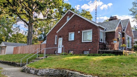 Tiny photo for 2712 Grantwood Drive, Toledo, OH 43613 (MLS # 10014350)