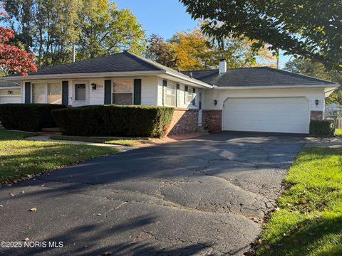 Photo of 5910 Comet Avenue, Toledo, OH 43623 (MLS # 10000407)
