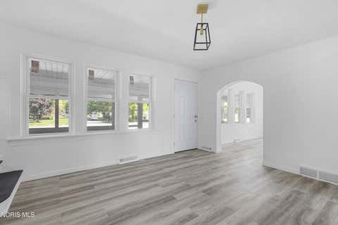 Tiny photo for 6237 Dorr Street, Toledo, OH 43615 (MLS # 10010335)