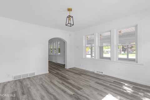 Tiny photo for 6237 Dorr Street, Toledo, OH 43615 (MLS # 10010335)