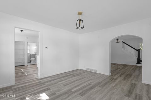 Tiny photo for 6237 Dorr Street, Toledo, OH 43615 (MLS # 10010335)