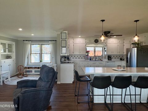 Tiny photo for 202 Short-buehrer Road, Archbold, OH 43502 (MLS # 10004982)