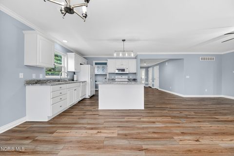 Tiny photo for 7392 Anchorage Drive, Maumee, OH 43537 (MLS # 10008329)