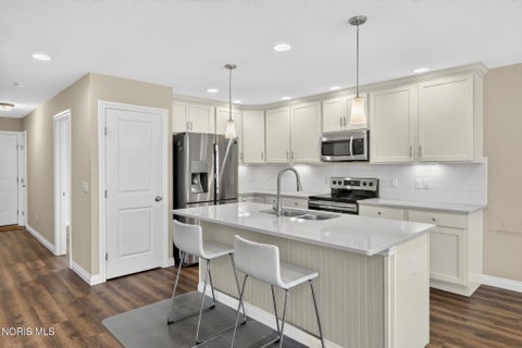 Tiny photo for 15207 Sunset Maple Drive, Perrysburg, OH 43551 (MLS # 10009725)