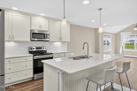 Tiny photo for 15207 Sunset Maple Drive, Perrysburg, OH 43551 (MLS # 10009725)