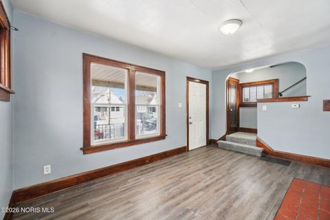 Tiny photo for 1821 Talbot Street, Toledo, OH 43613 (MLS # 10003376)