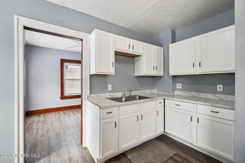 Tiny photo for 1821 Talbot Street, Toledo, OH 43613 (MLS # 10003376)