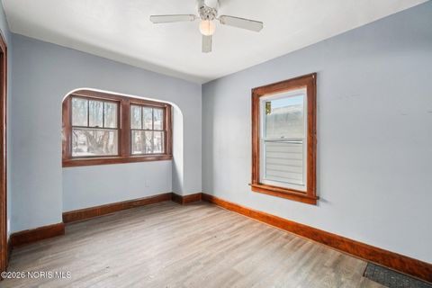 Tiny photo for 1821 Talbot Street, Toledo, OH 43613 (MLS # 10003376)