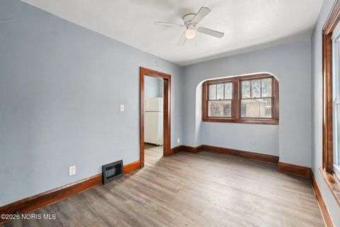 Tiny photo for 1821 Talbot Street, Toledo, OH 43613 (MLS # 10003376)