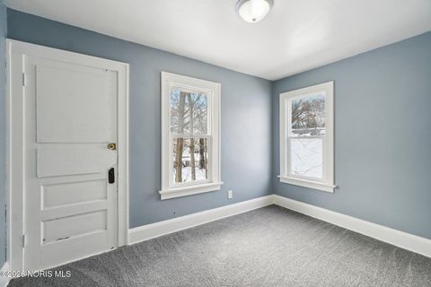 Tiny photo for 1821 Talbot Street, Toledo, OH 43613 (MLS # 10003376)