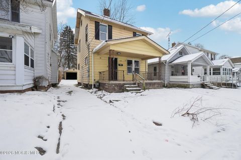 Tiny photo for 1821 Talbot Street, Toledo, OH 43613 (MLS # 10003376)