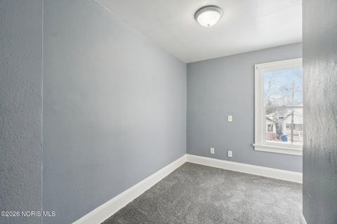 Tiny photo for 1821 Talbot Street, Toledo, OH 43613 (MLS # 10003376)