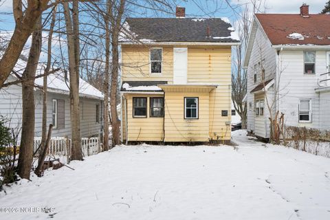 Tiny photo for 1821 Talbot Street, Toledo, OH 43613 (MLS # 10003376)