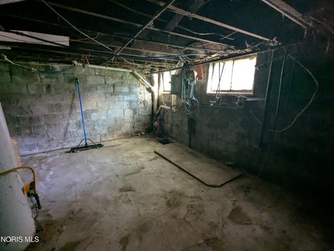 Tiny photo for 21 Banks Street, Toledo, OH 43609 (MLS # 10013756)