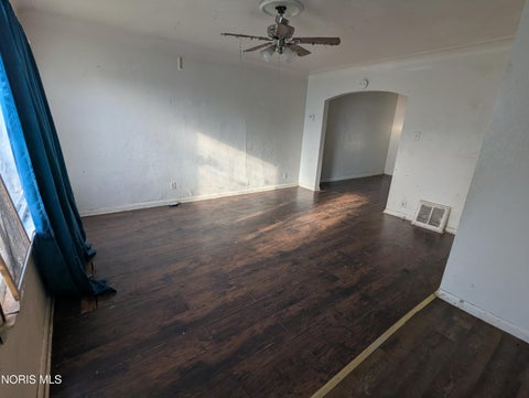 Tiny photo for 21 Banks Street, Toledo, OH 43609 (MLS # 10013756)