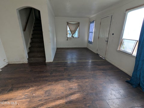 Tiny photo for 21 Banks Street, Toledo, OH 43609 (MLS # 10013756)
