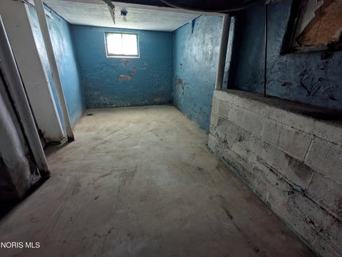 Tiny photo for 21 Banks Street, Toledo, OH 43609 (MLS # 10013756)