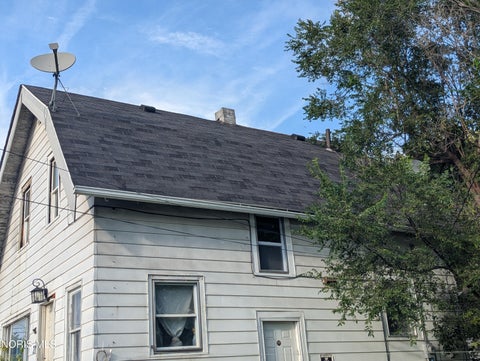Tiny photo for 21 Banks Street, Toledo, OH 43609 (MLS # 10013756)
