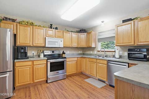Tiny photo for 6950 Queensmark Lane, Whitehouse, OH 43571 (MLS # 10011545)