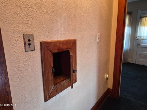 Tiny photo for 317 Burger Street, Toledo, OH 43605 (MLS # 10004965)