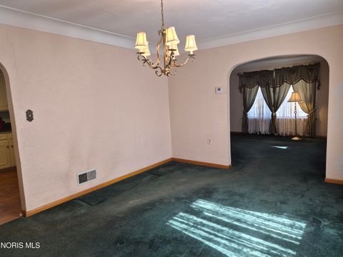 Tiny photo for 317 Burger Street, Toledo, OH 43605 (MLS # 10004965)