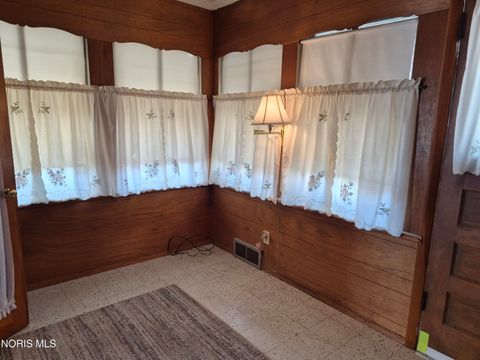 Tiny photo for 317 Burger Street, Toledo, OH 43605 (MLS # 10004965)