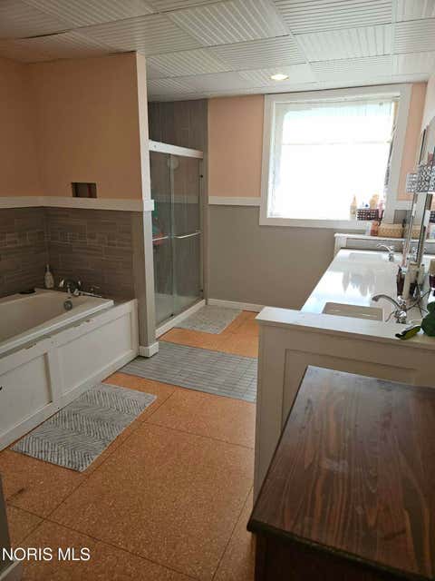 Tiny photo for 28025 Main Street, Millbury, OH 43447 (MLS # 10009522)