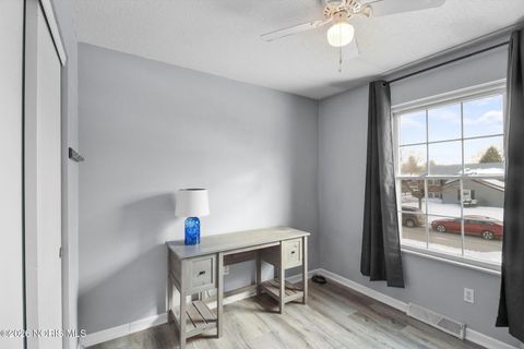 Tiny photo for 2611 Coveview Drive, Toledo, OH 43611 (MLS # 10003706)