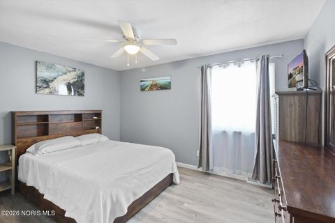 Tiny photo for 2611 Coveview Drive, Toledo, OH 43611 (MLS # 10003706)