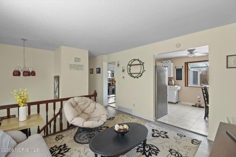 Tiny photo for 2611 Coveview Drive, Toledo, OH 43611 (MLS # 10003706)