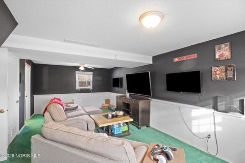 Tiny photo for 2611 Coveview Drive, Toledo, OH 43611 (MLS # 10003706)