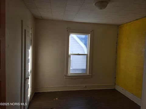 Tiny photo for 647 Curtis Street, Toledo, OH 43609 (MLS # 10000710)