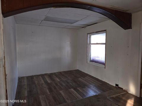 Tiny photo for 647 Curtis Street, Toledo, OH 43609 (MLS # 10000710)