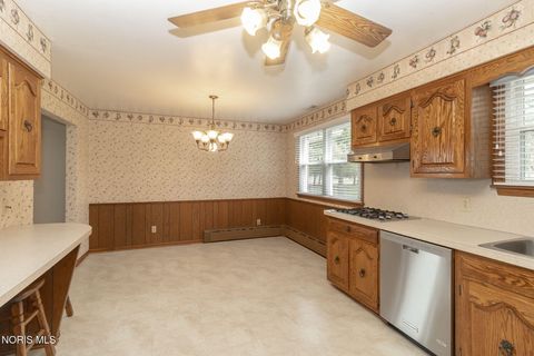 Tiny photo for 6421 Seaman Road, Oregon, OH 43616 (MLS # 10006014)