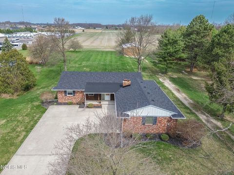 Tiny photo for 6421 Seaman Road, Oregon, OH 43616 (MLS # 10006014)