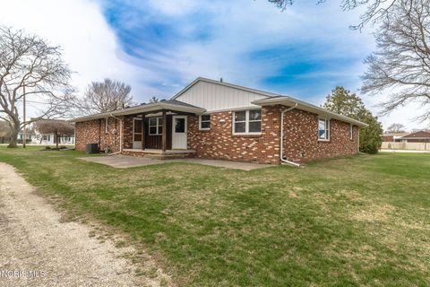 Tiny photo for 6421 Seaman Road, Oregon, OH 43616 (MLS # 10006014)