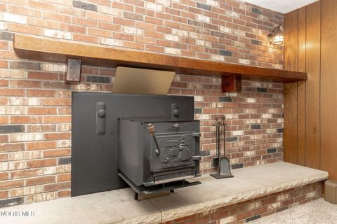 Tiny photo for 6421 Seaman Road, Oregon, OH 43616 (MLS # 10006014)