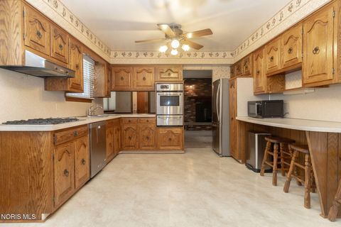 Tiny photo for 6421 Seaman Road, Oregon, OH 43616 (MLS # 10006014)