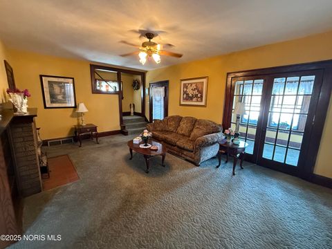 Tiny photo for 2554 York Street, Toledo, OH 43605 (MLS # 10002072)