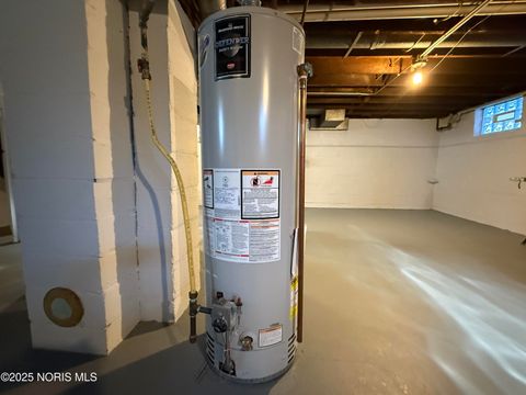 Tiny photo for 2554 York Street, Toledo, OH 43605 (MLS # 10002072)