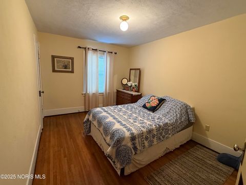 Tiny photo for 2554 York Street, Toledo, OH 43605 (MLS # 10002072)