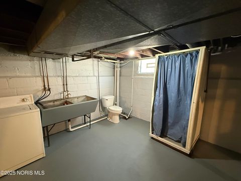 Tiny photo for 2554 York Street, Toledo, OH 43605 (MLS # 10002072)