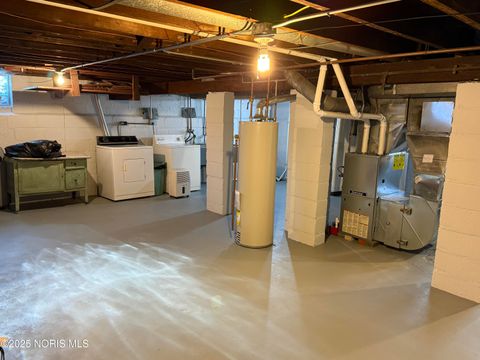 Tiny photo for 2554 York Street, Toledo, OH 43605 (MLS # 10002072)