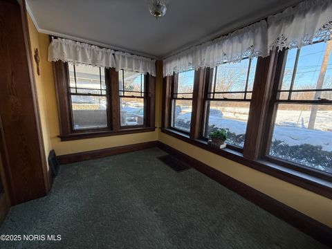 Tiny photo for 2554 York Street, Toledo, OH 43605 (MLS # 10002072)