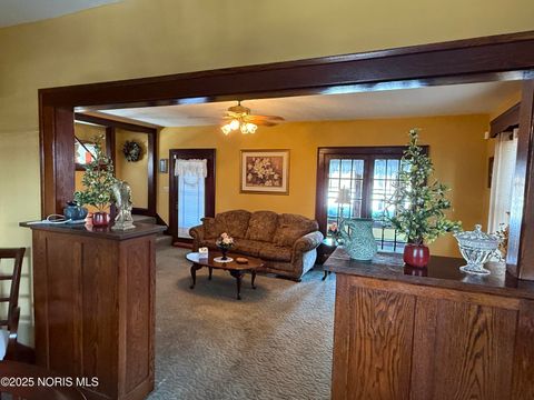 Tiny photo for 2554 York Street, Toledo, OH 43605 (MLS # 10002072)