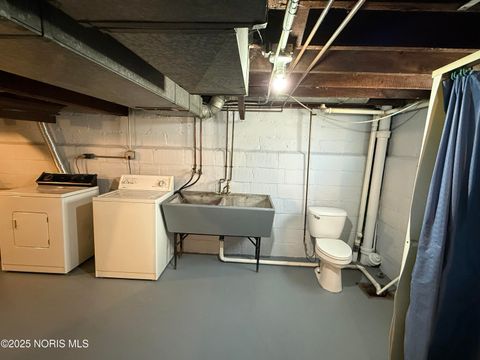 Tiny photo for 2554 York Street, Toledo, OH 43605 (MLS # 10002072)