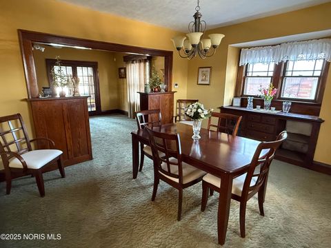 Tiny photo for 2554 York Street, Toledo, OH 43605 (MLS # 10002072)