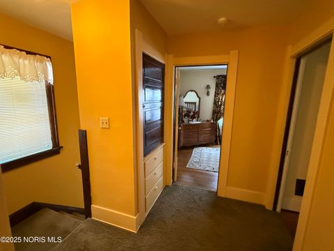 Tiny photo for 2554 York Street, Toledo, OH 43605 (MLS # 10002072)